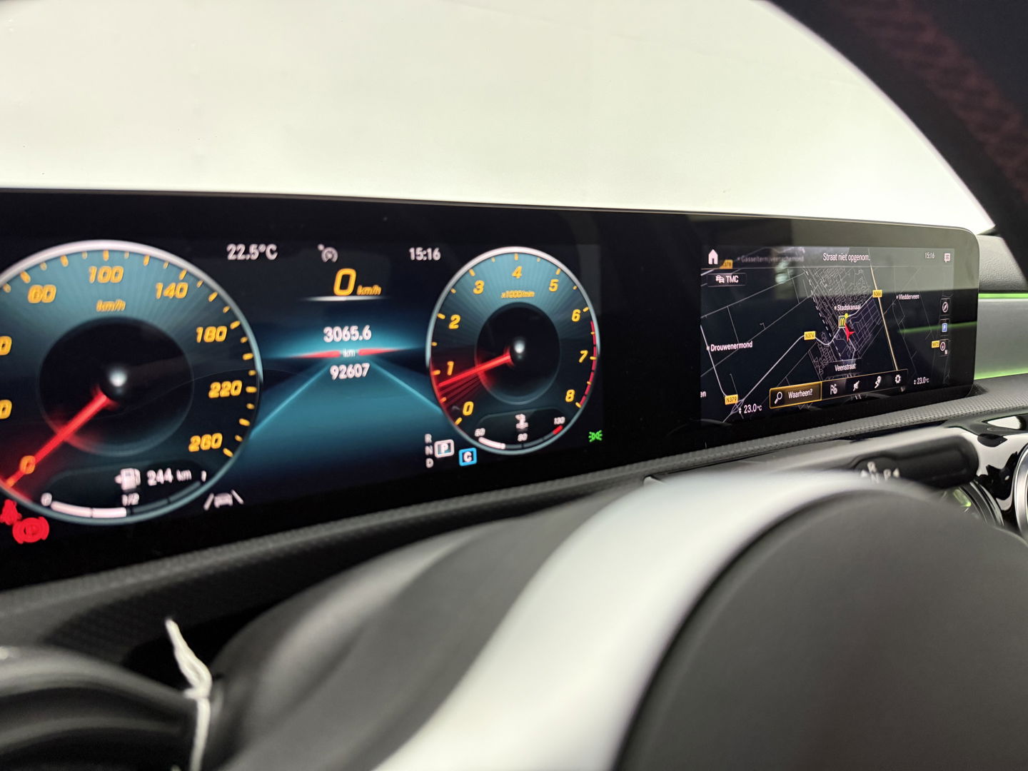 Mercedes-Benz A-Klasse 200 AMG | Pano | Sfeerverl. | Virtual | Burmester | Camera | Memory | Dodehoek | NAP