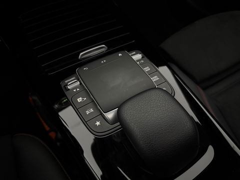 Mercedes-Benz A-Klasse 200 AMG | Pano | Sfeerverl. | Virtual | Burmester | Camera | Memory | Dodehoek | NAP