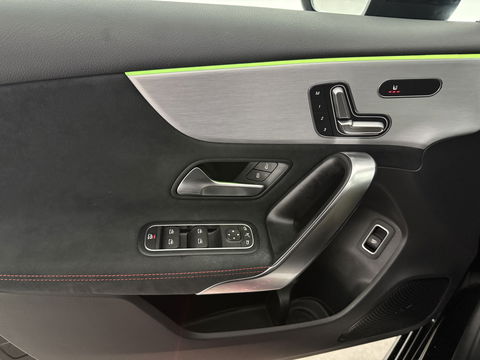 Mercedes-Benz A-Klasse 200 AMG | Pano | Sfeerverl. | Virtual | Burmester | Camera | Memory | Dodehoek | NAP