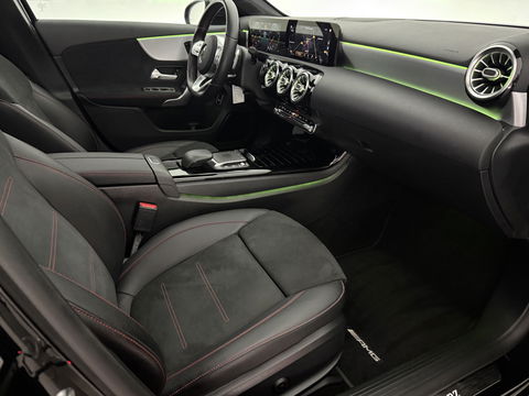 Mercedes-Benz A-Klasse 200 AMG | Pano | Sfeerverl. | Virtual | Burmester | Camera | Memory | Dodehoek | NAP