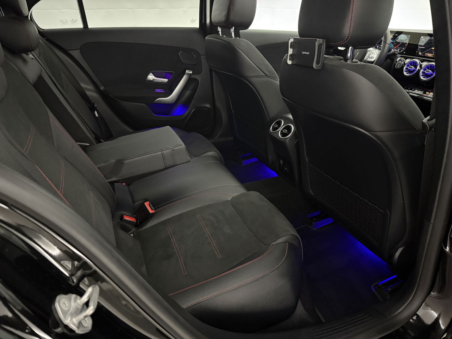 Mercedes-Benz A-Klasse 200 AMG | Pano | Sfeerverl. | Virtual | Burmester | Camera | Memory | Dodehoek | NAP