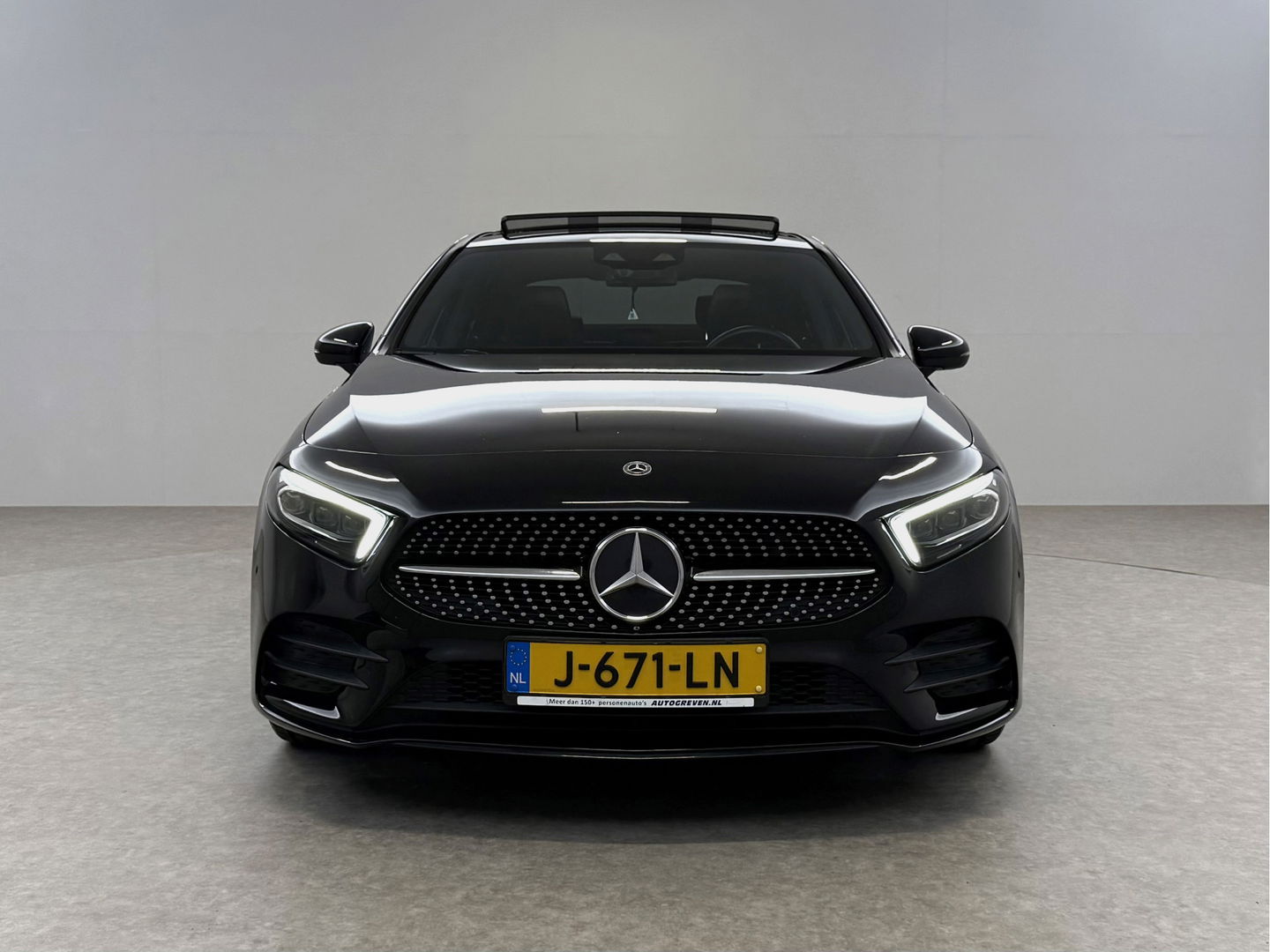 Mercedes-Benz A-Klasse 200 AMG | Pano | Sfeerverl. | Virtual | Burmester | Camera | Memory | Dodehoek | NAP