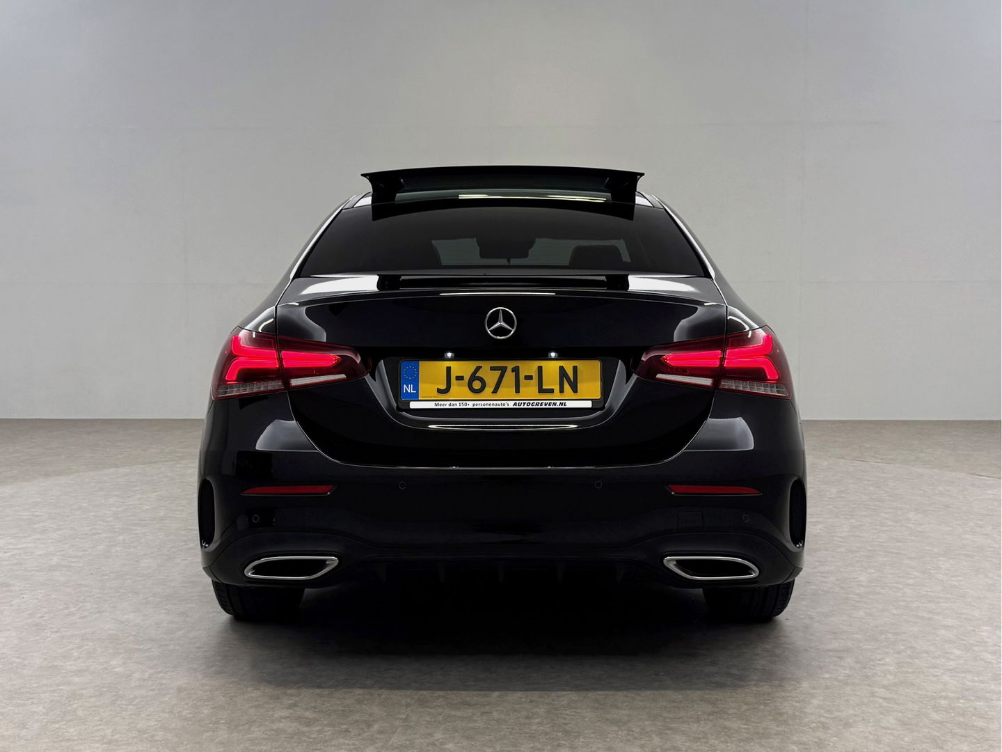 Mercedes-Benz A-Klasse 200 AMG | Pano | Sfeerverl. | Virtual | Burmester | Camera | Memory | Dodehoek | NAP