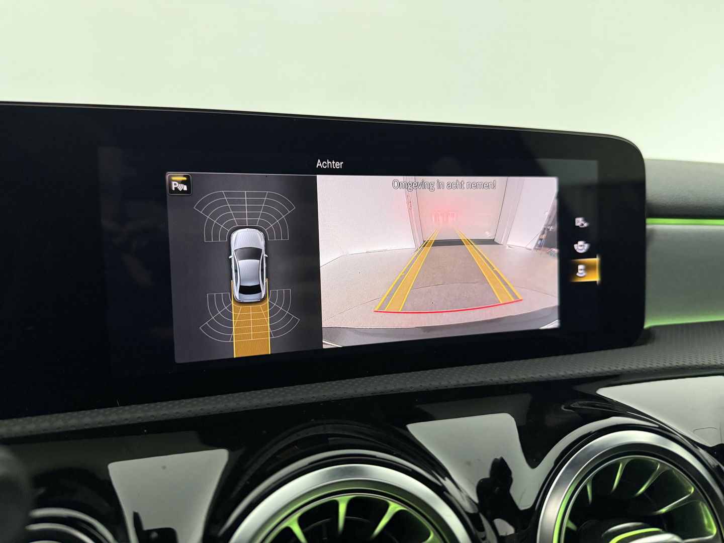 Mercedes-Benz A-Klasse 200 AMG | Pano | Sfeerverl. | Virtual | Burmester | Camera | Memory | Dodehoek | NAP