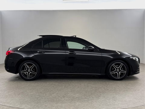 Mercedes-Benz A-Klasse 200 AMG | Pano | Sfeerverl. | Virtual | Burmester | Camera | Memory | Dodehoek | NAP