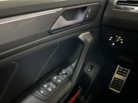 Volkswagen Tiguan 1.5 TSI R-Line Black Edition Pano Virtual Dynaudio 360° NAP