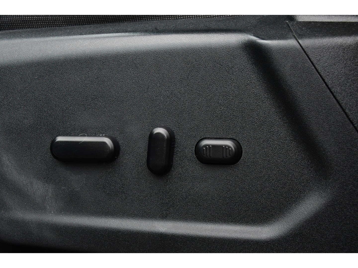 Ford Transit 2.0 TDCI L2H2 PB Edition Camera, Cruise, Carplay, Automaat, 130pk, Multimedia, Trekhaak, NAVI, Uniek!