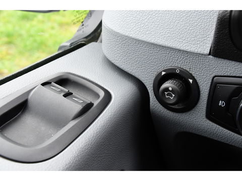 Ford Transit 2.0 TDCI L2H2 PB Edition Camera, Cruise, Carplay, Automaat, 130pk, Multimedia, Trekhaak, NAVI, Uniek!