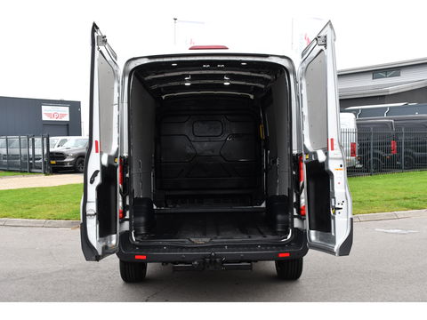 Ford Transit 2.0 TDCI L2H2 PB Edition Camera, Cruise, Carplay, Automaat, 130pk, Multimedia, Trekhaak, NAVI, Uniek!
