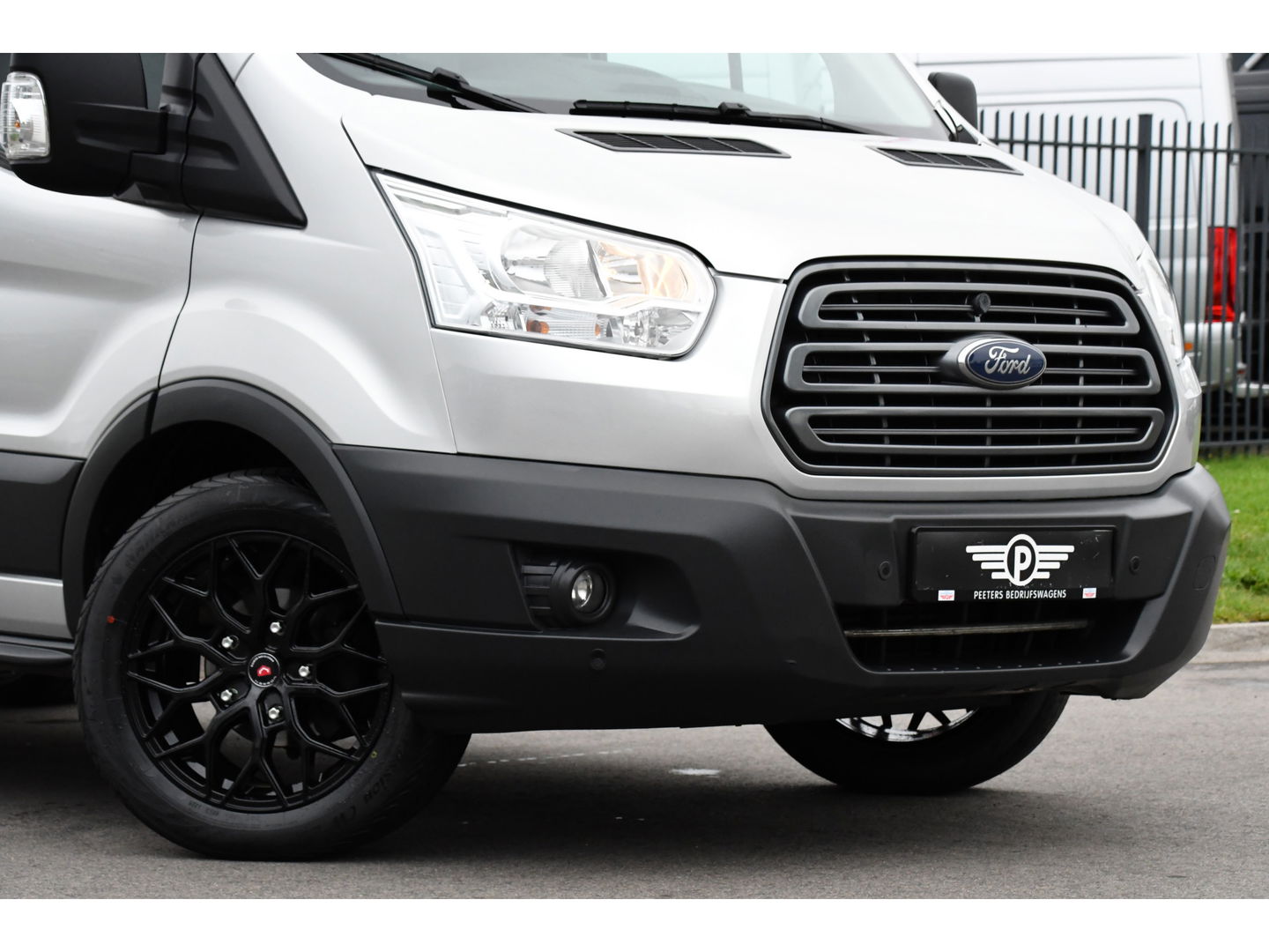 Ford Transit 2.0 TDCI L2H2 PB Edition Camera, Cruise, Carplay, Automaat, 130pk, Multimedia, Trekhaak, NAVI, Uniek!