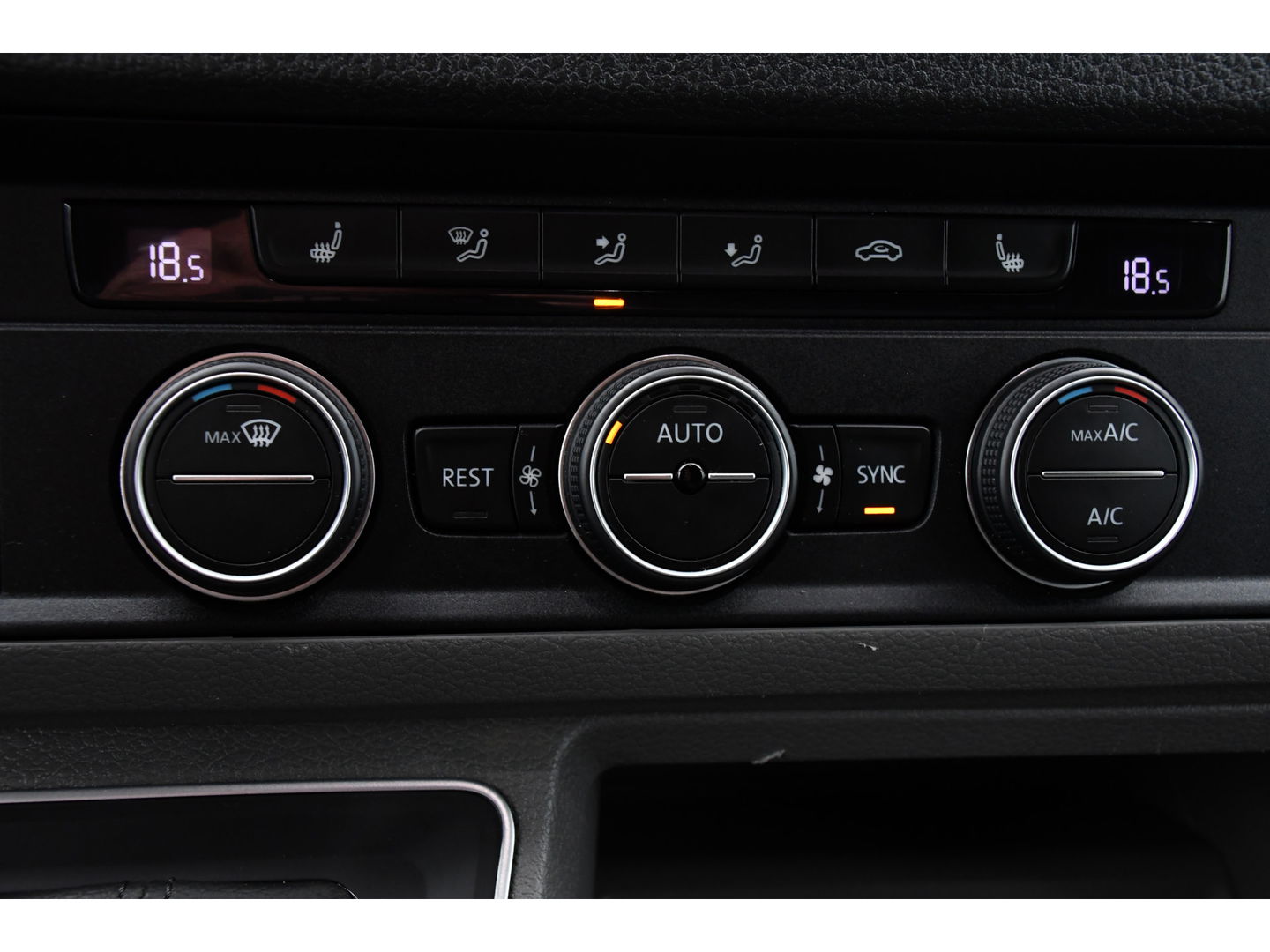 MAN TGE 35 2.0 L4H3 Black Edition Camera, Cruise, Carplay, LED, 177PK, Multimedia, Clima, Stoelverarming, Automaat, Uniek!