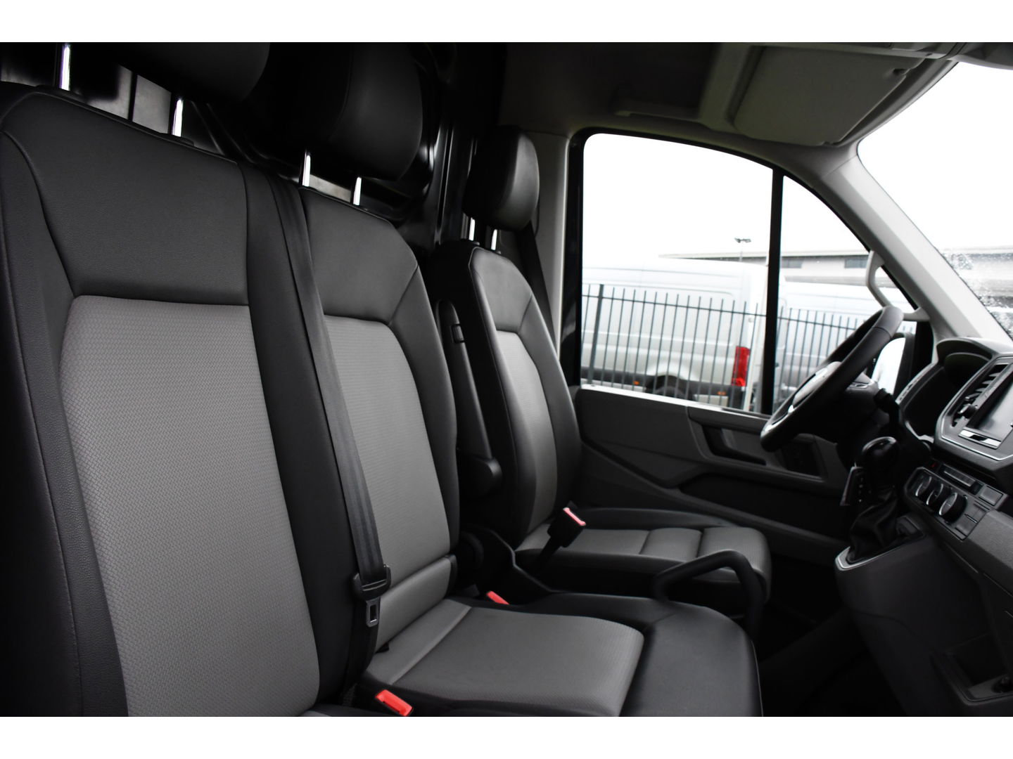 MAN TGE 35 2.0 L4H3 Black Edition Camera, Cruise, Carplay, LED, 177PK, Multimedia, Clima, Stoelverarming, Automaat, Uniek!