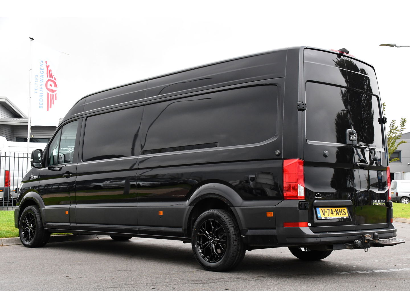 MAN TGE 35 2.0 L4H3 Black Edition Camera, Cruise, Carplay, LED, 177PK, Multimedia, Clima, Stoelverarming, Automaat, Uniek!