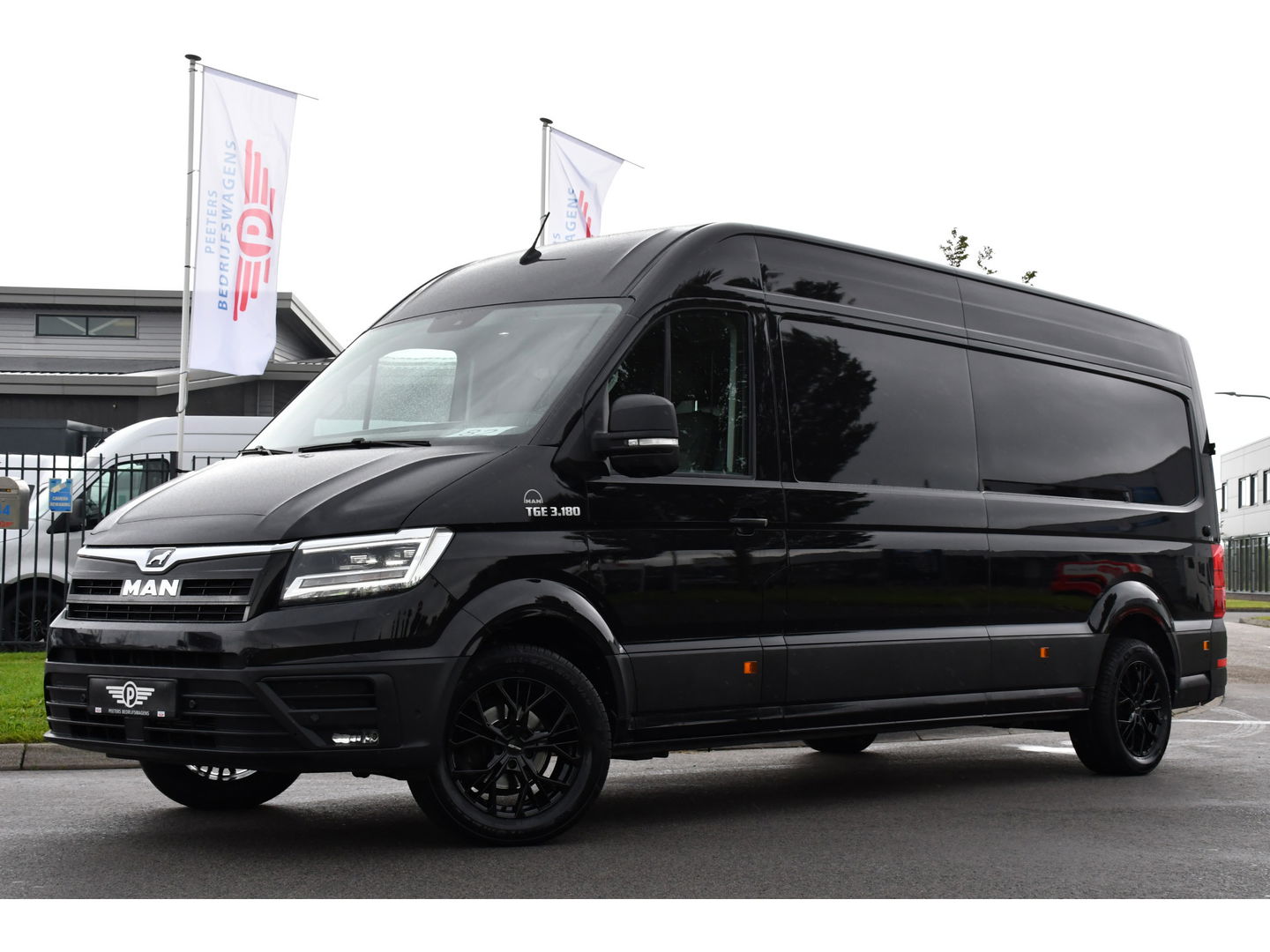 MAN TGE 35 2.0 L4H3 Black Edition Camera, Cruise, Carplay, LED, 177PK, Multimedia, Clima, Stoelverarming, Automaat, Uniek!