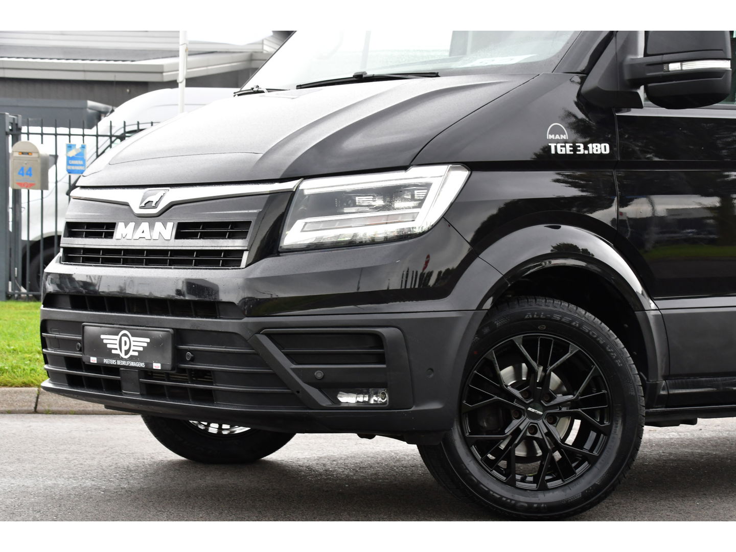 MAN TGE 35 2.0 L4H3 Black Edition Camera, Cruise, Carplay, LED, 177PK, Multimedia, Clima, Stoelverarming, Automaat, Uniek!