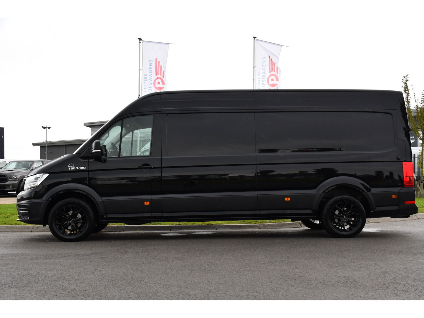 MAN TGE 35 2.0 L4H3 Black Edition Camera, Cruise, Carplay, LED, 177PK, Multimedia, Clima, Stoelverarming, Automaat, Uniek!