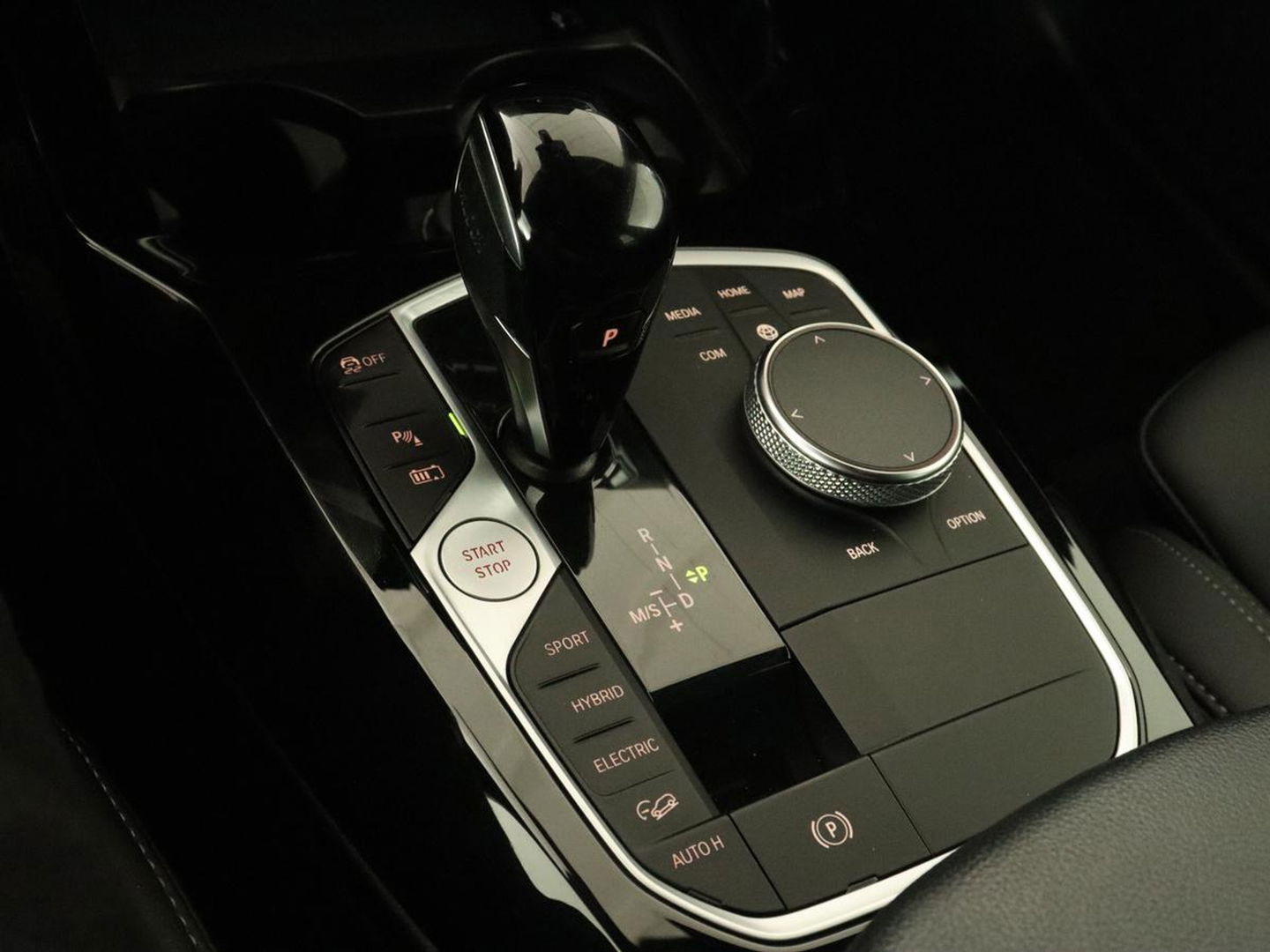 BMW X3 xDrive30e | Trekhaak | Camera | Keyless | Stoelverwarming | Cruise control | DAB | Leder | LED | Navigatie | Carplay | LMV 20 inch