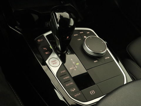 BMW X3 xDrive30e | Trekhaak | Camera | Keyless | Stoelverwarming | Cruise control | DAB | Leder | LED | Navigatie | Carplay | LMV 20 inch