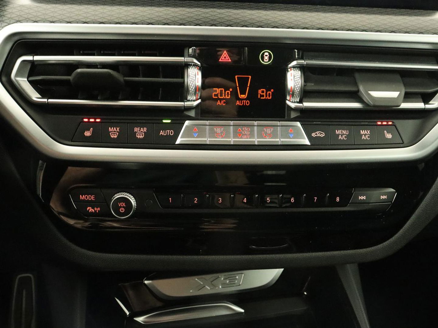 BMW X3 xDrive30e | Trekhaak | Camera | Keyless | Stoelverwarming | Cruise control | DAB | Leder | LED | Navigatie | Carplay | LMV 20 inch