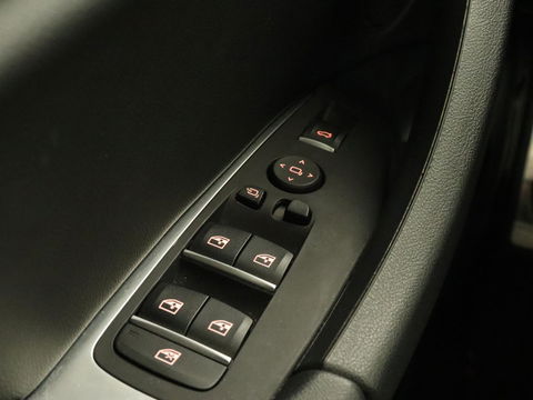 BMW X3 xDrive30e | Trekhaak | Camera | Keyless | Stoelverwarming | Cruise control | DAB | Leder | LED | Navigatie | Carplay | LMV 20 inch