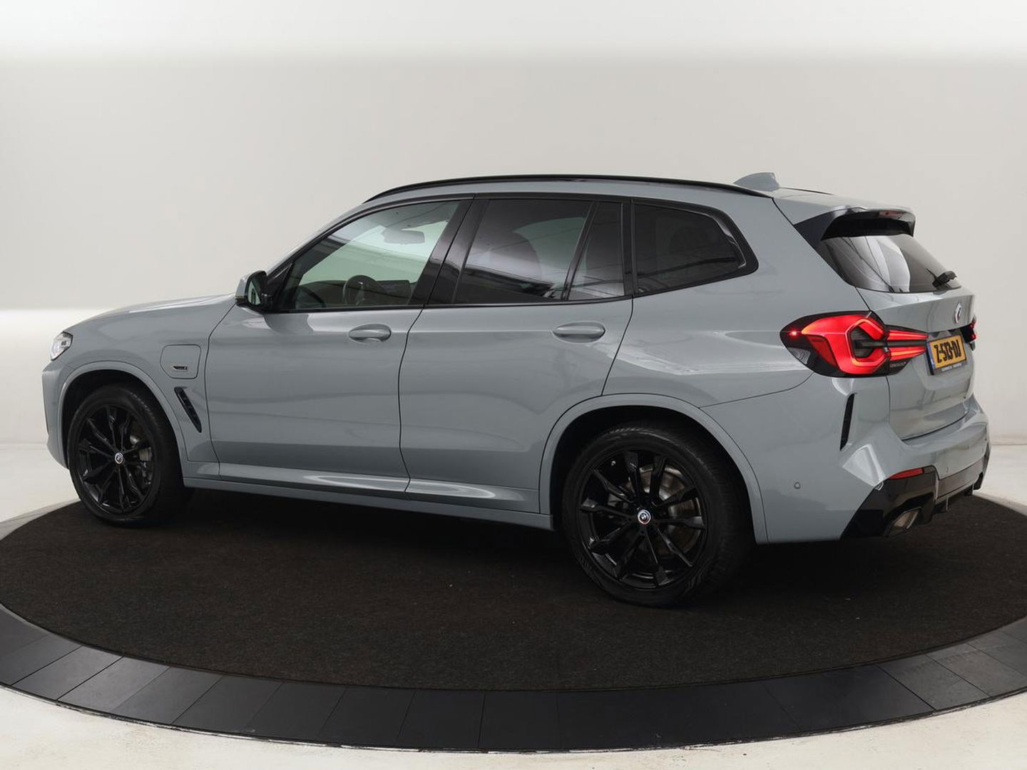 BMW X3 xDrive30e | Trekhaak | Camera | Keyless | Stoelverwarming | Cruise control | DAB | Leder | LED | Navigatie | Carplay | LMV 20 inch