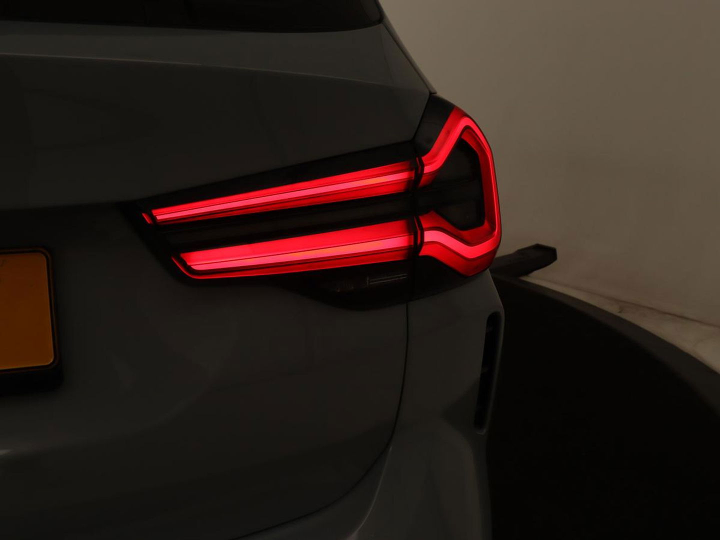 BMW X3 xDrive30e | Trekhaak | Camera | Keyless | Stoelverwarming | Cruise control | DAB | Leder | LED | Navigatie | Carplay | LMV 20 inch