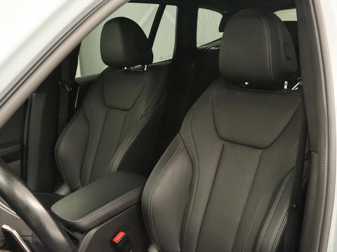 BMW X3 xDrive30e | Trekhaak | Camera | Keyless | Stoelverwarming | Cruise control | DAB | Leder | LED | Navigatie | Carplay | LMV 20 inch
