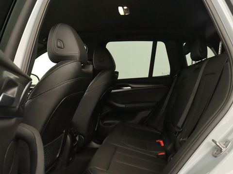 BMW X3 xDrive30e | Trekhaak | Camera | Keyless | Stoelverwarming | Cruise control | DAB | Leder | LED | Navigatie | Carplay | LMV 20 inch