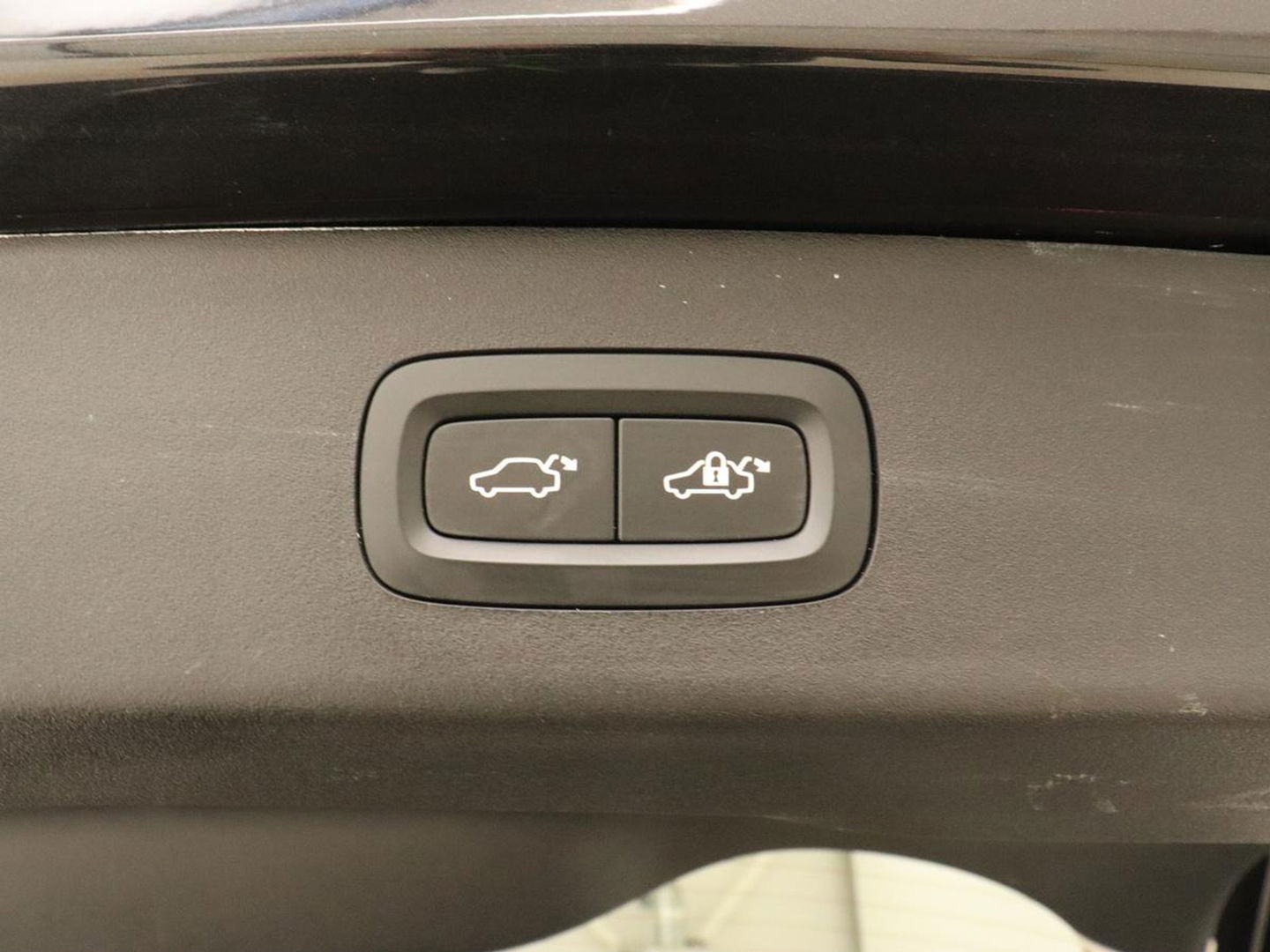 Lynk & Co 01 1.5 | Panoramadak | Carplay | Memory | Keyless | Navigatie | Camera | LED | Sfeerverlichting | Stoelverwarming | Stoelventilatie | Stembediening | LMV 20 inch | 48.000KM