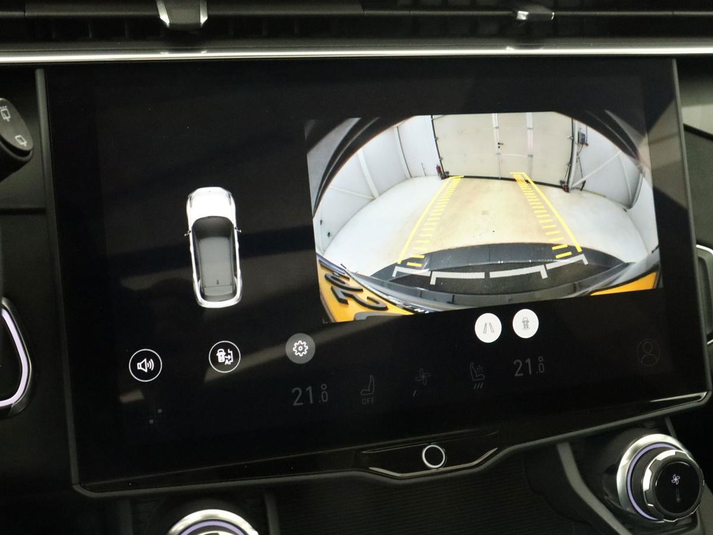 Lynk & Co 01 1.5 | Panoramadak | Carplay | Memory | Keyless | Navigatie | Camera | LED | Sfeerverlichting | Stoelverwarming | Stoelventilatie | Stembediening | LMV 20 inch | 48.000KM