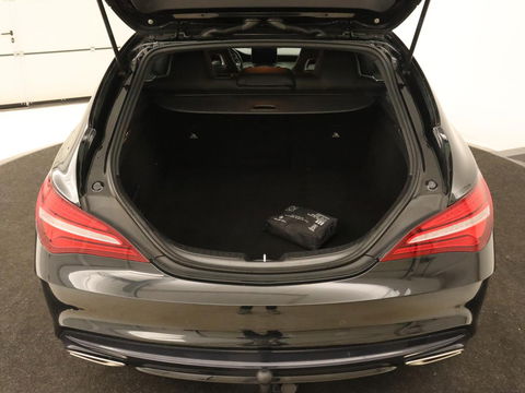 Mercedes-Benz CLA-Klasse Shooting Brake 180 | Trekhaak | Camera | Navigatie | Leder | LED | Cruise control | Sportstoelen | LMV 18 inch