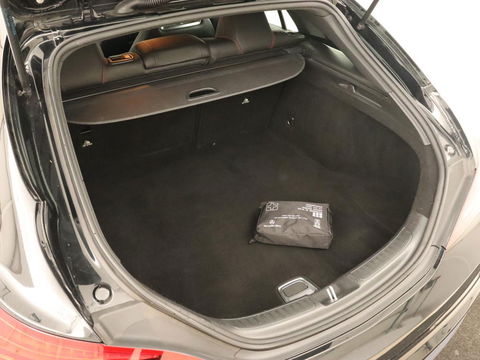 Mercedes-Benz CLA-Klasse Shooting Brake 180 | Trekhaak | Camera | Navigatie | Leder | LED | Cruise control | Sportstoelen | LMV 18 inch