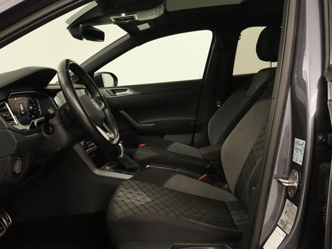 Volkswagen Taigo 1.0 TSI R-Line | Panoramadak| Camera | Virtual cockpit | Stoelverwarming | Navigatie | Carplay | LMV 18 inch | Getint glas | LED