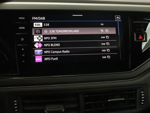 Volkswagen Taigo 1.0 TSI R-Line | Panoramadak| Camera | Virtual cockpit | Stoelverwarming | Navigatie | Carplay | LMV 18 inch | Getint glas | LED