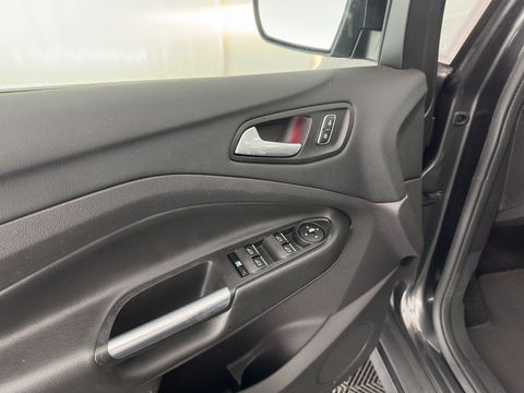 Ford C-MAX 2.0 Plug-in Hybrid Titanium Plus Aut. *PANO | LUXURY-LEATHER | NAVI-FULLMAP | CAMERA | KEYLESS | HEATED-COMFORT-SEATS | ECC | DIGI-COCKPIT | PDC | 17''ALU*