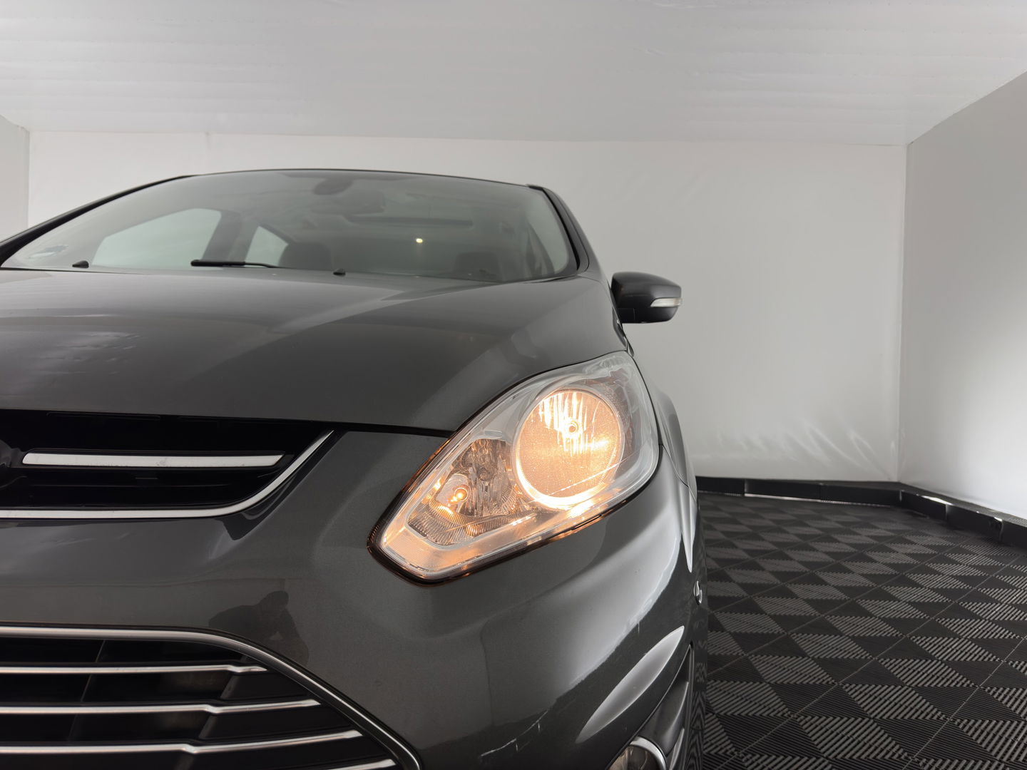 Ford C-MAX 2.0 Plug-in Hybrid Titanium Plus Aut. *PANO | LUXURY-LEATHER | NAVI-FULLMAP | CAMERA | KEYLESS | HEATED-COMFORT-SEATS | ECC | DIGI-COCKPIT | PDC | 17''ALU*
