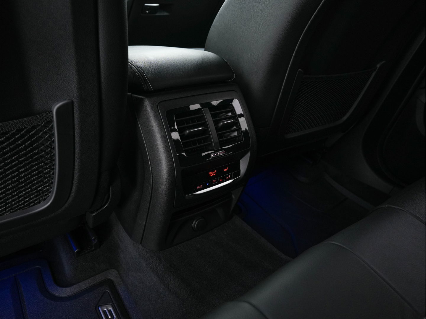 BMW X3 xDrive20i M-Sportpack High Executive Aut. *LUXURY-LEATHER | FULL-LED | TOP-VIEW | HEAD-UP | ADAPTIVE-CRUISE | BLIND-SPOT | DIGI-COCKPIT | HIFI-SOUND | DAB+ | AMBIENT-LIGHT | NAVI-FULLMAP | HEATED-SPORTSEATS | 21''ALU*