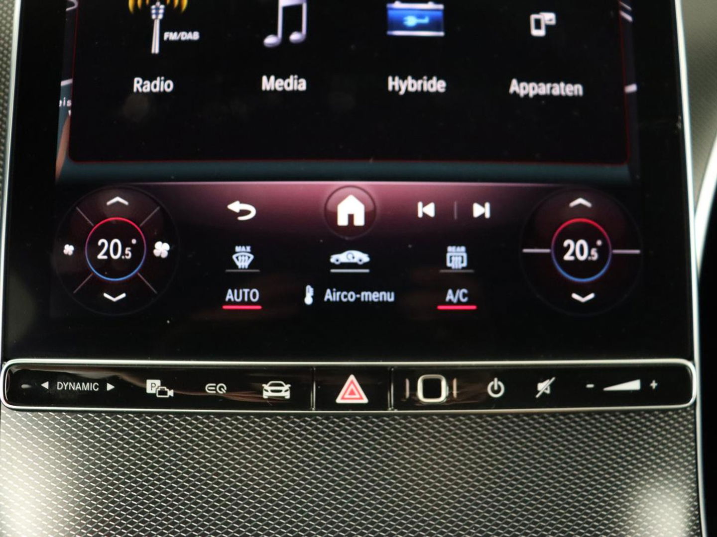 Mercedes-Benz C-Klasse 300 e AMG Line | Panoramadak | Wegklapbare trekhaak | Sfeerverlichting | Elektrische stoelen | Stoelverwarming | 360 Camera | Leder | Memory | Carplay