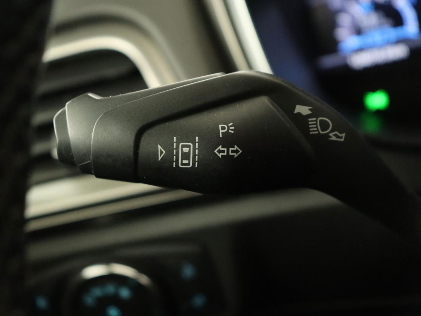 Ford Mondeo 2.0 IVCT HEV Vignale | Leder | Stoelverwarming | LED | LMV 18 inch | Navigatie | Carplay | Elektrische stoelen | Camera