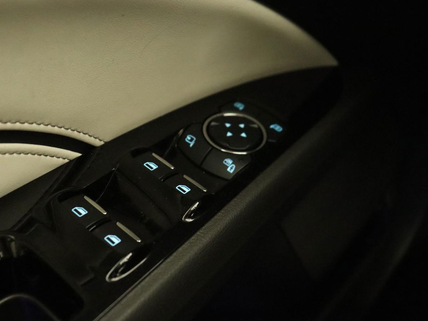 Ford Mondeo 2.0 IVCT HEV Vignale | Leder | Stoelverwarming | LED | LMV 18 inch | Navigatie | Carplay | Elektrische stoelen | Camera