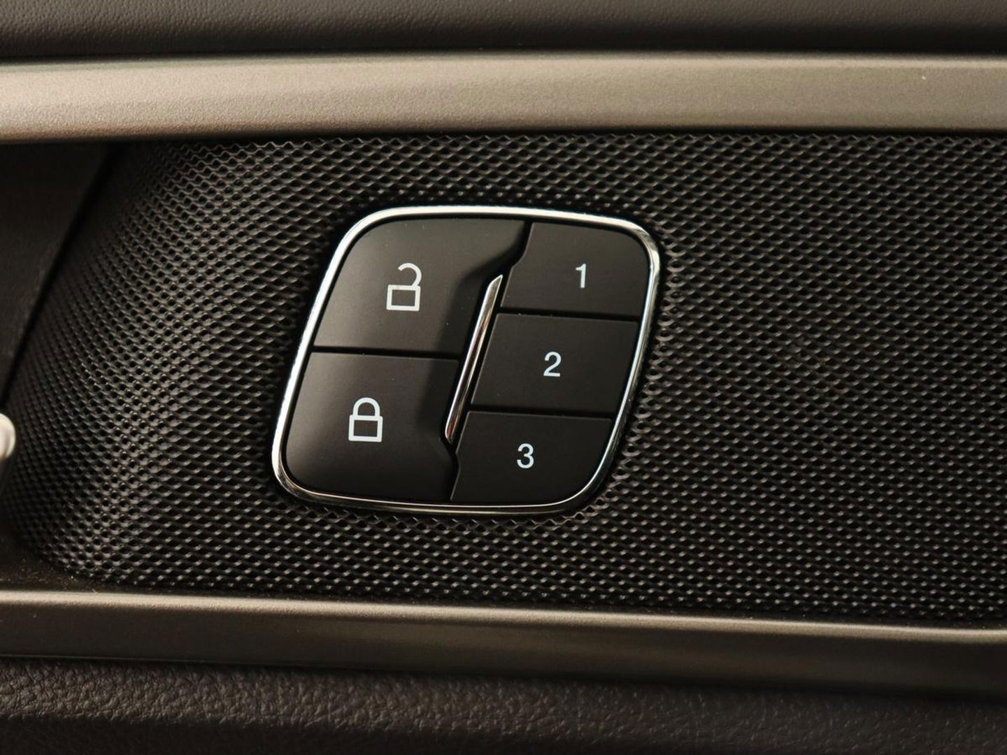 Ford Mondeo 2.0 IVCT HEV Vignale | Leder | Stoelverwarming | LED | LMV 18 inch | Navigatie | Carplay | Elektrische stoelen | Camera
