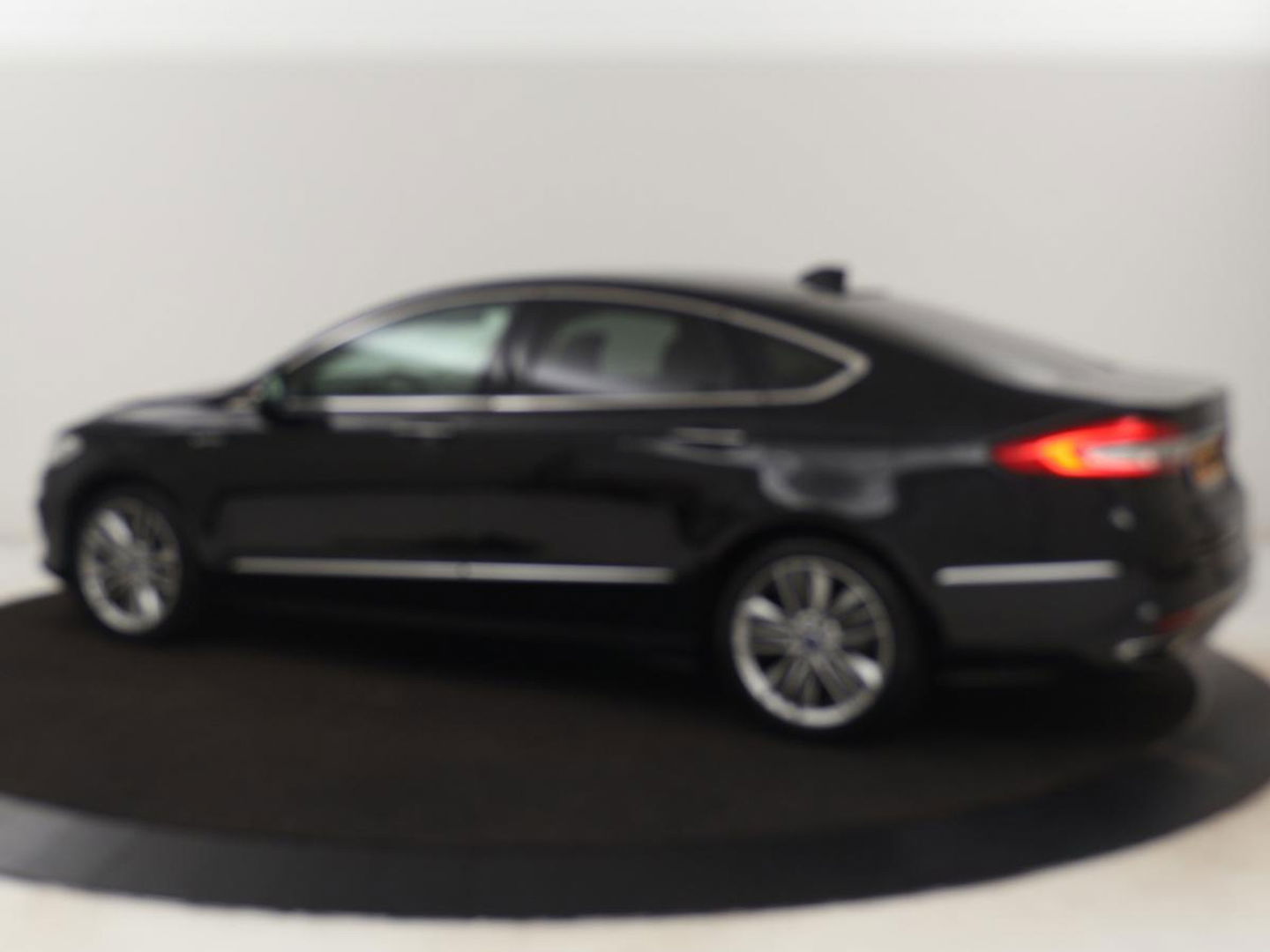 Ford Mondeo 2.0 IVCT HEV Vignale