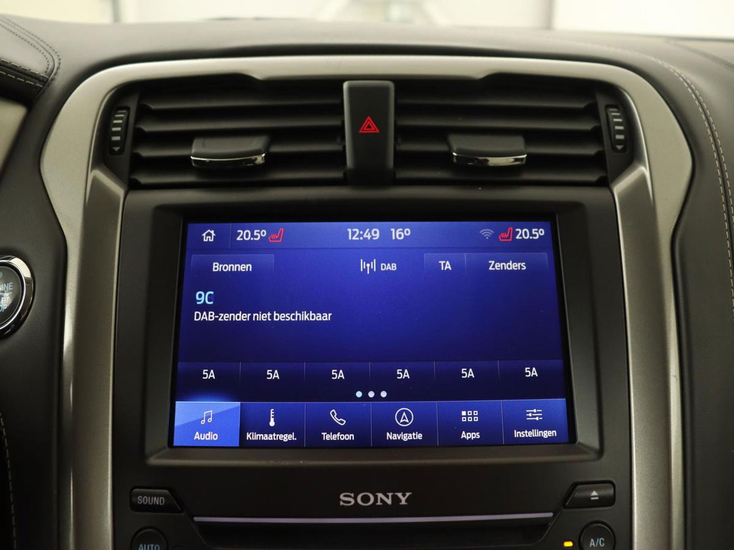 Ford Mondeo 2.0 IVCT HEV Vignale | Leder | Stoelverwarming | LED | LMV 18 inch | Navigatie | Carplay | Elektrische stoelen | Camera