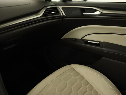 Ford Mondeo 2.0 IVCT HEV Vignale