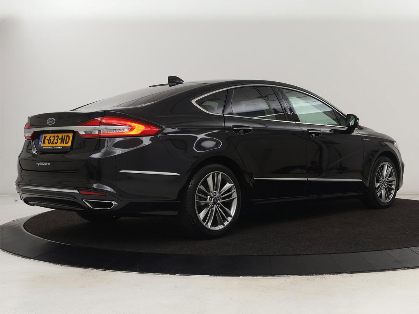 Ford Mondeo 2.0 IVCT HEV Vignale