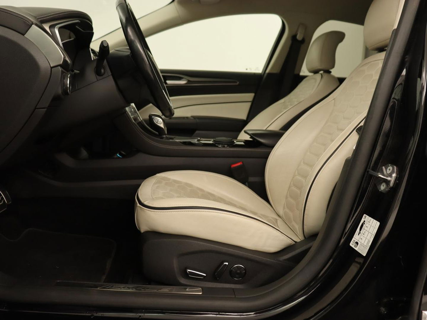 Ford Mondeo 2.0 IVCT HEV Vignale