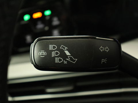 Volkswagen Golf 1.5 TSI R-Line