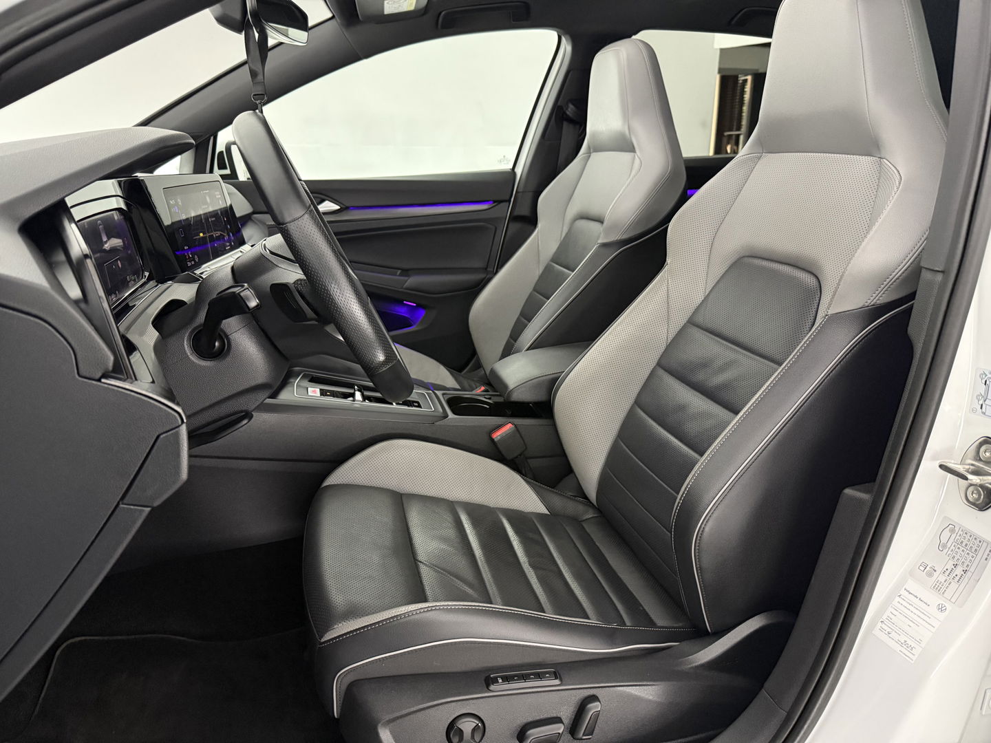 Volkswagen Golf 1.4 eHybrid GTE | 245PK | Pano | Sfeerverl. | Virtual | IQ-Light | Memory | Carplay | Trekh. | NAP