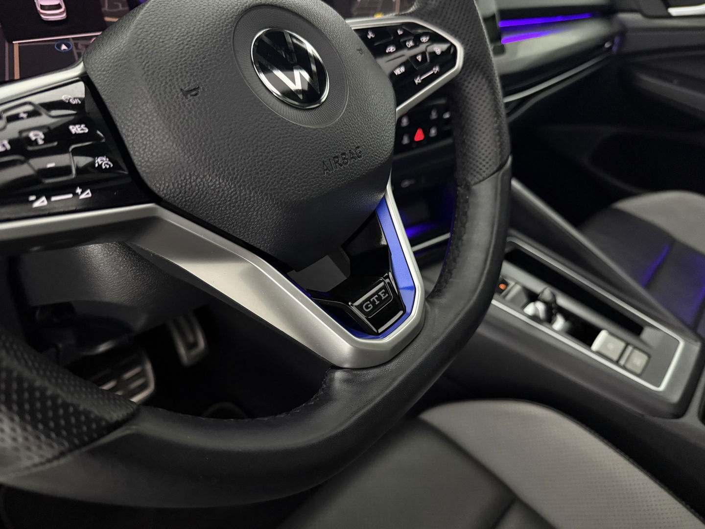 Volkswagen Golf 1.4 eHybrid GTE | 245PK | Pano | Sfeerverl. | Virtual | IQ-Light | Memory | Carplay | Trekh. | NAP