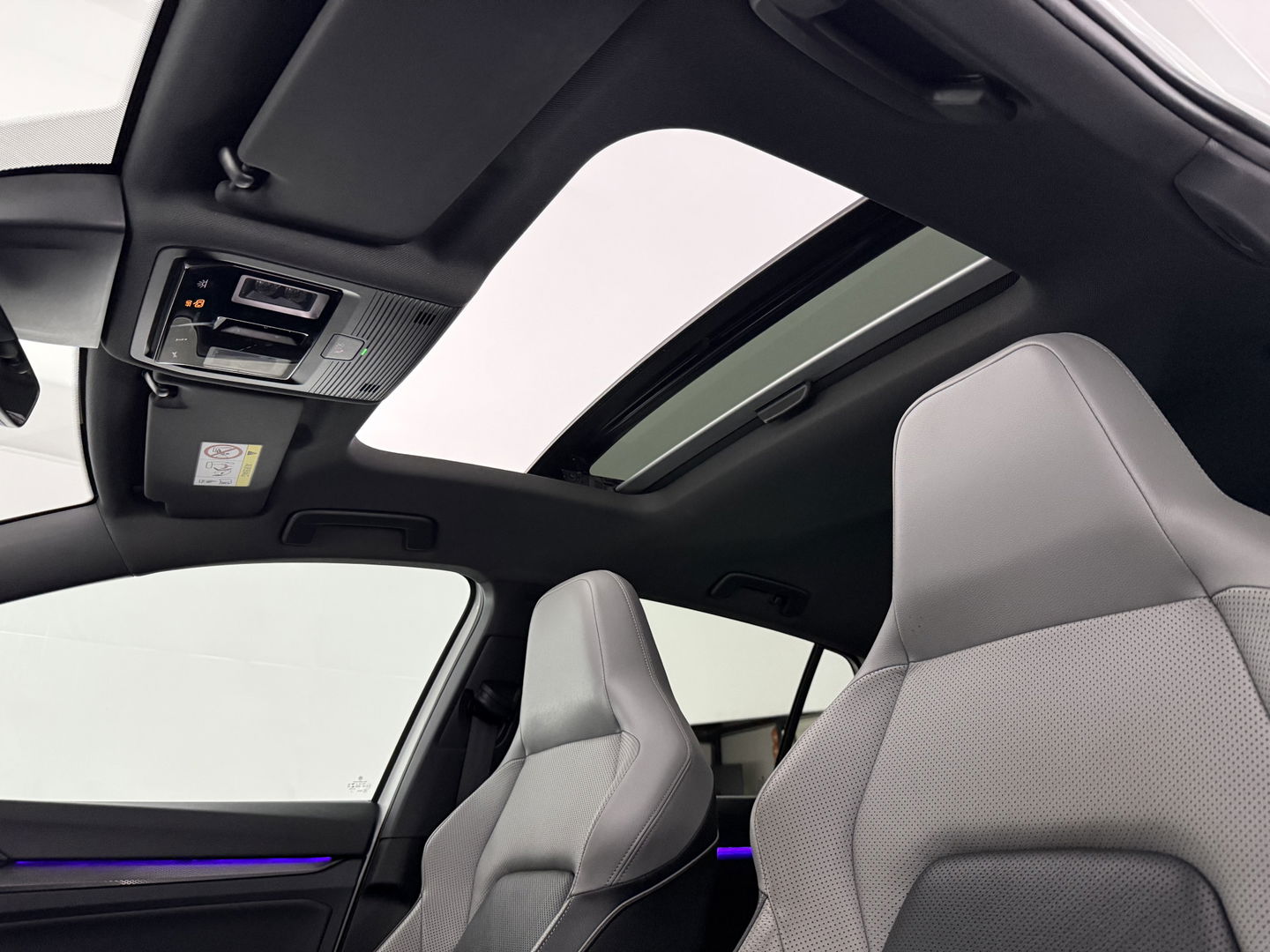 Volkswagen Golf 1.4 eHybrid GTE | 245PK | Pano | Sfeerverl. | Virtual | IQ-Light | Memory | Carplay | Trekh. | NAP
